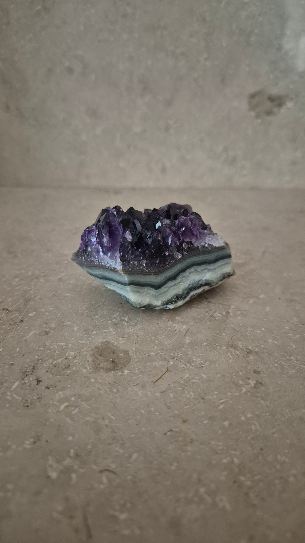 Amethyst-Drusenstück#1 – Extra Qualität mit tiefvioletten Kristallen