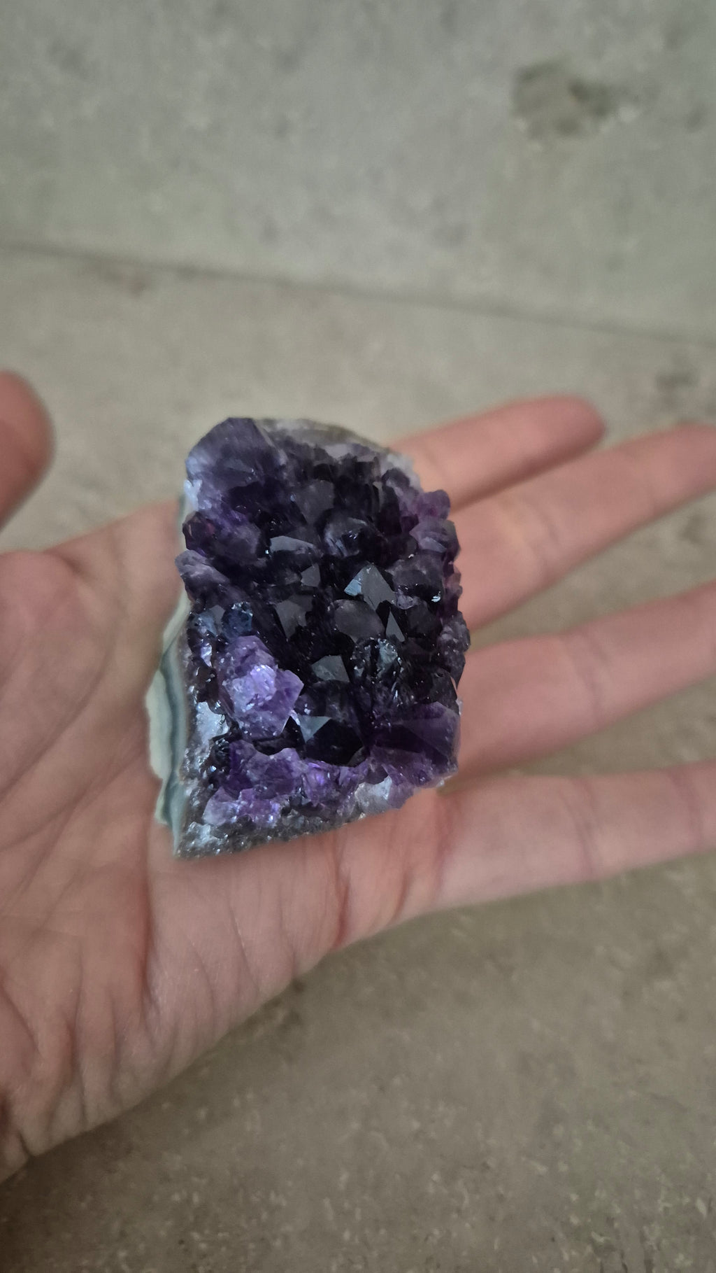 Amethyst-Drusenstück#1 – Extra Qualität mit tiefvioletten Kristallen