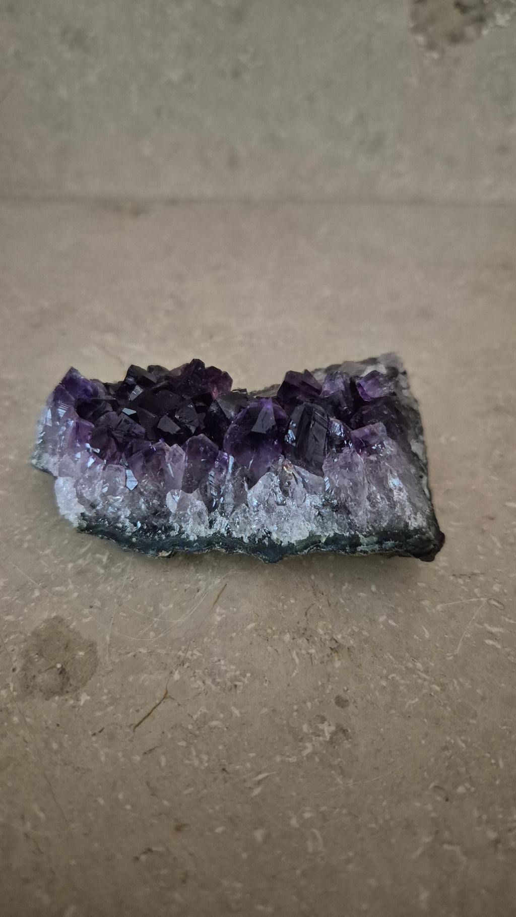 Amethyst-Drusenstück#2 – Extra Qualität mit tiefvioletten Kristallen
