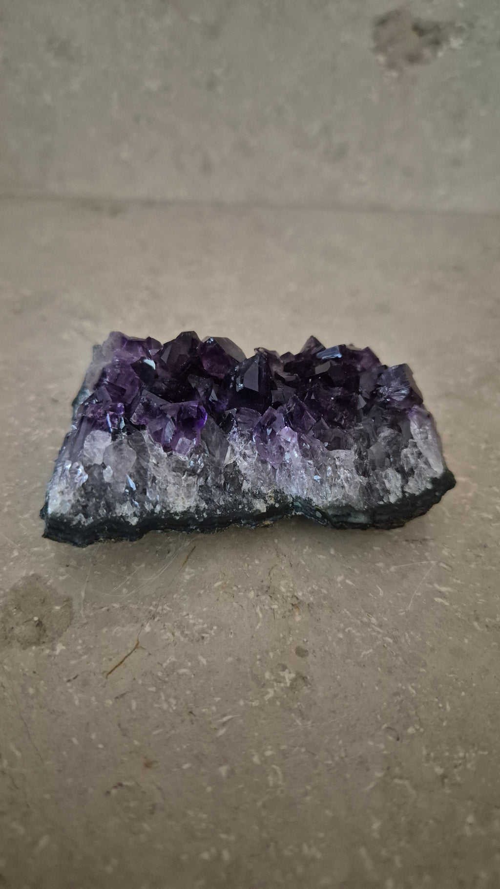 Amethyst-Drusenstück#2 – Extra Qualität mit tiefvioletten Kristallen