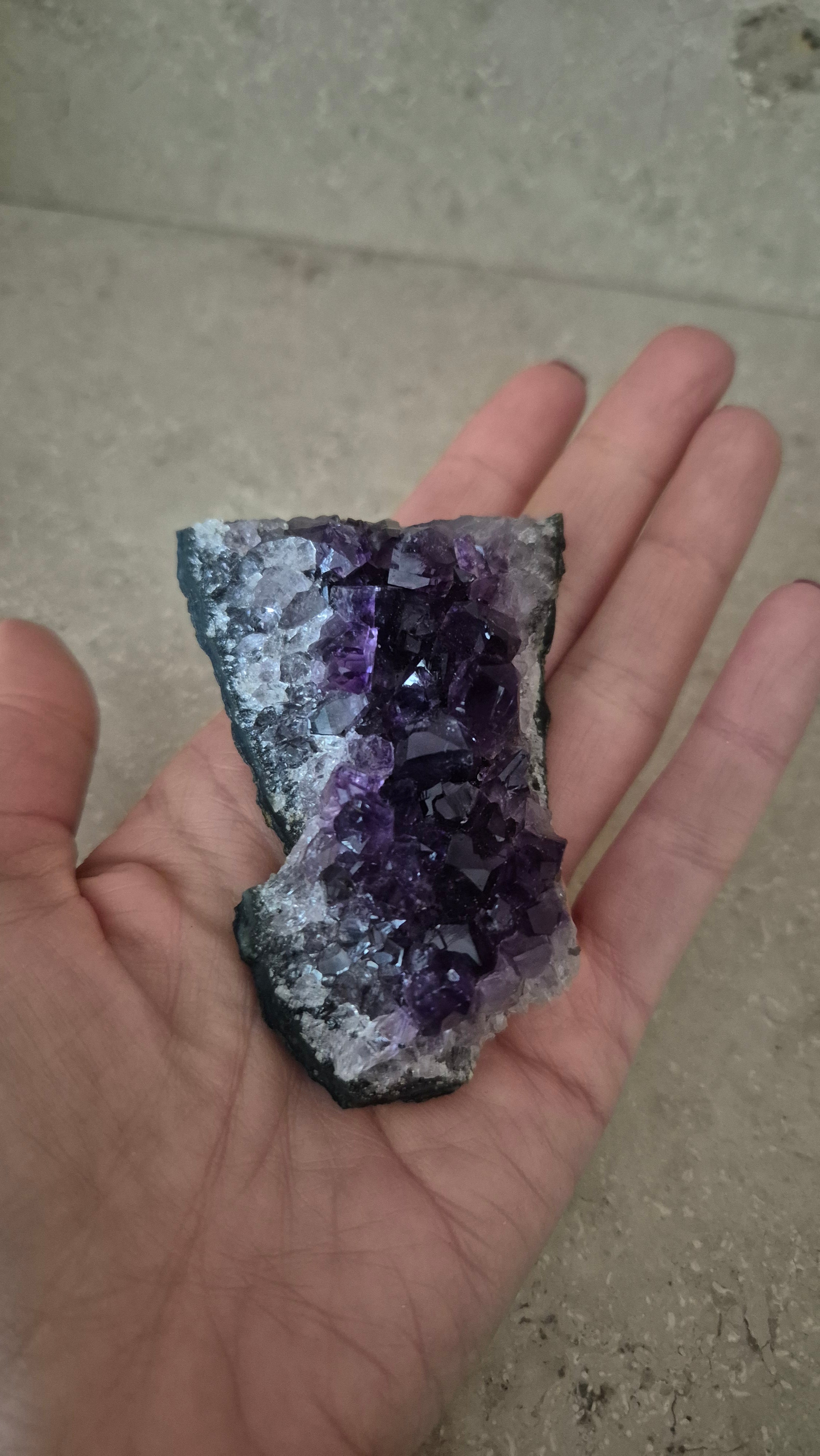 Amethyst-Drusenstück#2 – Extra Qualität mit tiefvioletten Kristallen