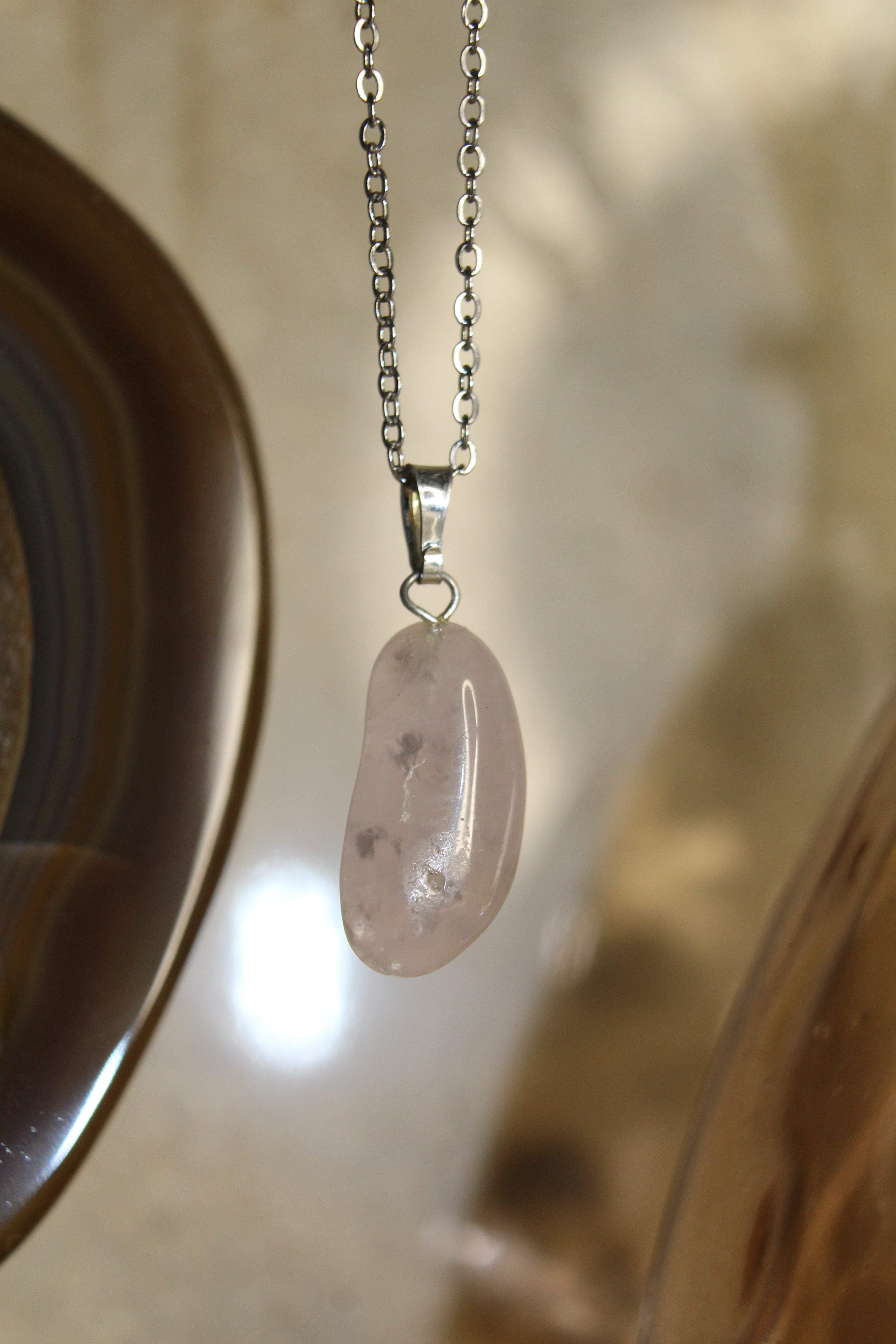 Kette mit Anhänger - Rosenquarz Trommelstein